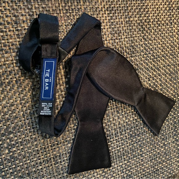 2 Tie Bar - Black Self Tie Bow Ties. Regular & Batwing - Picture 5 of 9